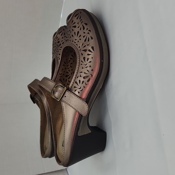 White Mountain Gold Platinum Leather Metallic Peep Toe Mule Shoe Size 9.5 - Picture 3 of 12